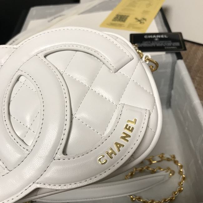 Ch**el cc timeless camera bag white as1757 13 x 20 x 5 cm