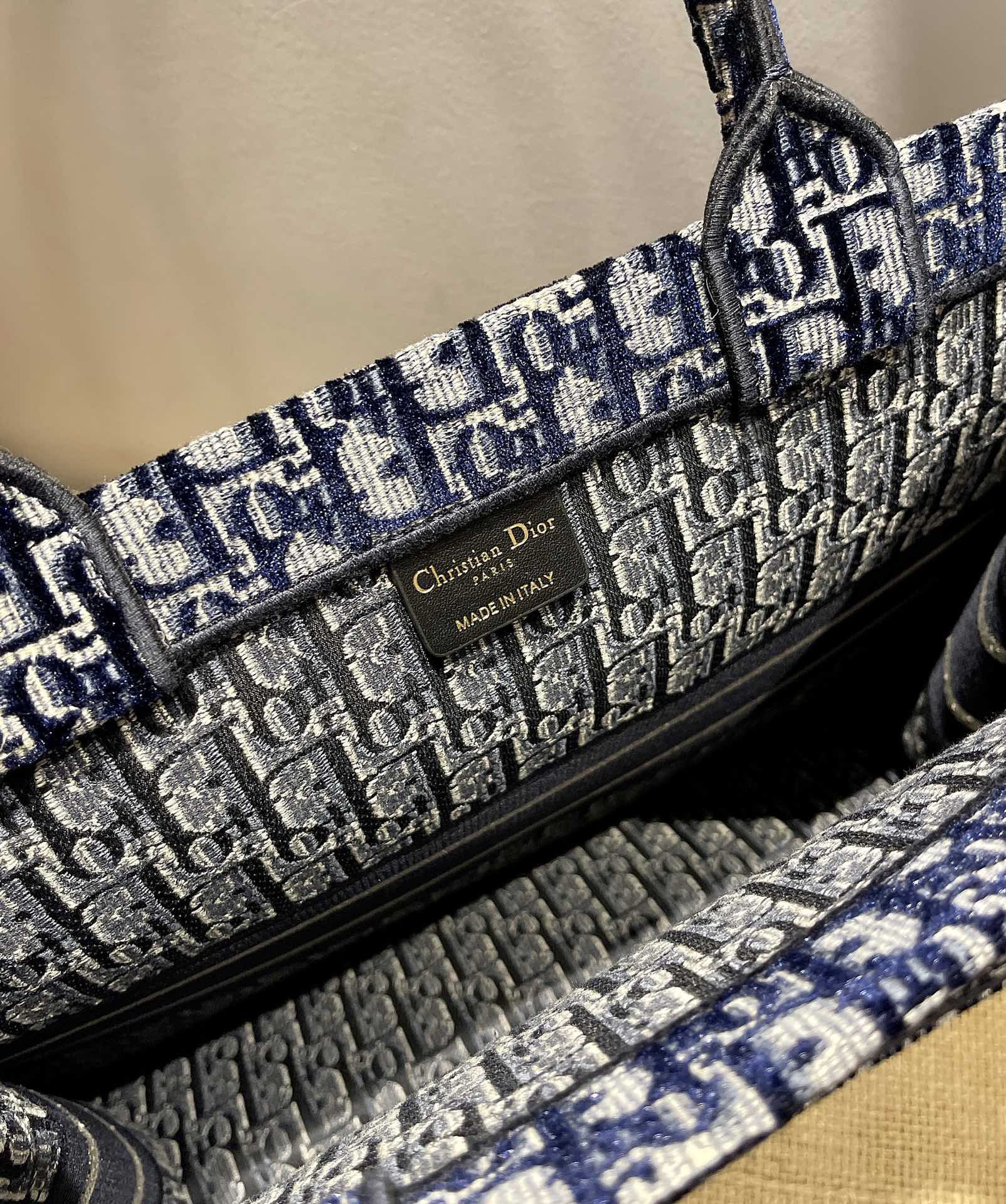 D10r large book tote black/red oblique m1286 41.5 cm