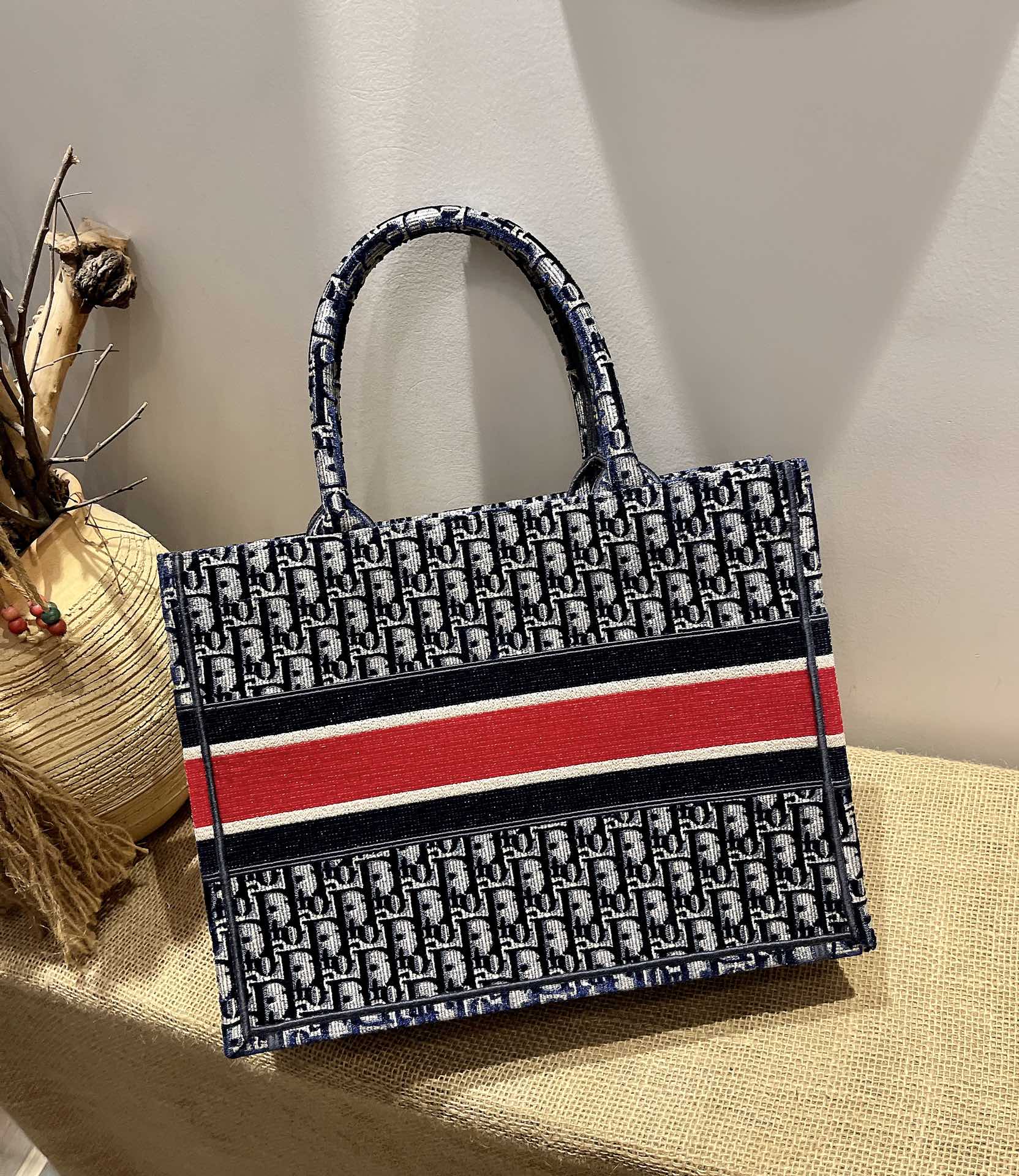 D10r small book tote black/red oblique m1296 36 cm