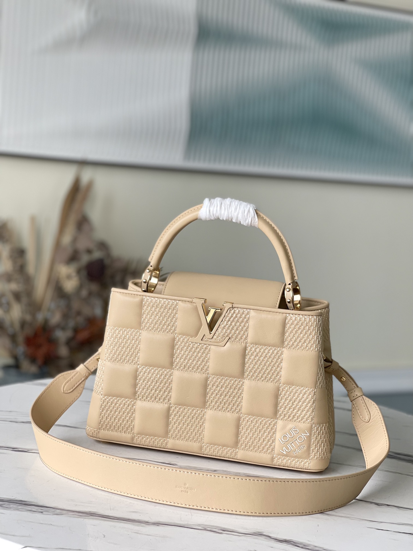 l0vis Vvtt0n capucines mm damier quilt lambskin creme 31.5 x 20 x 11 cm