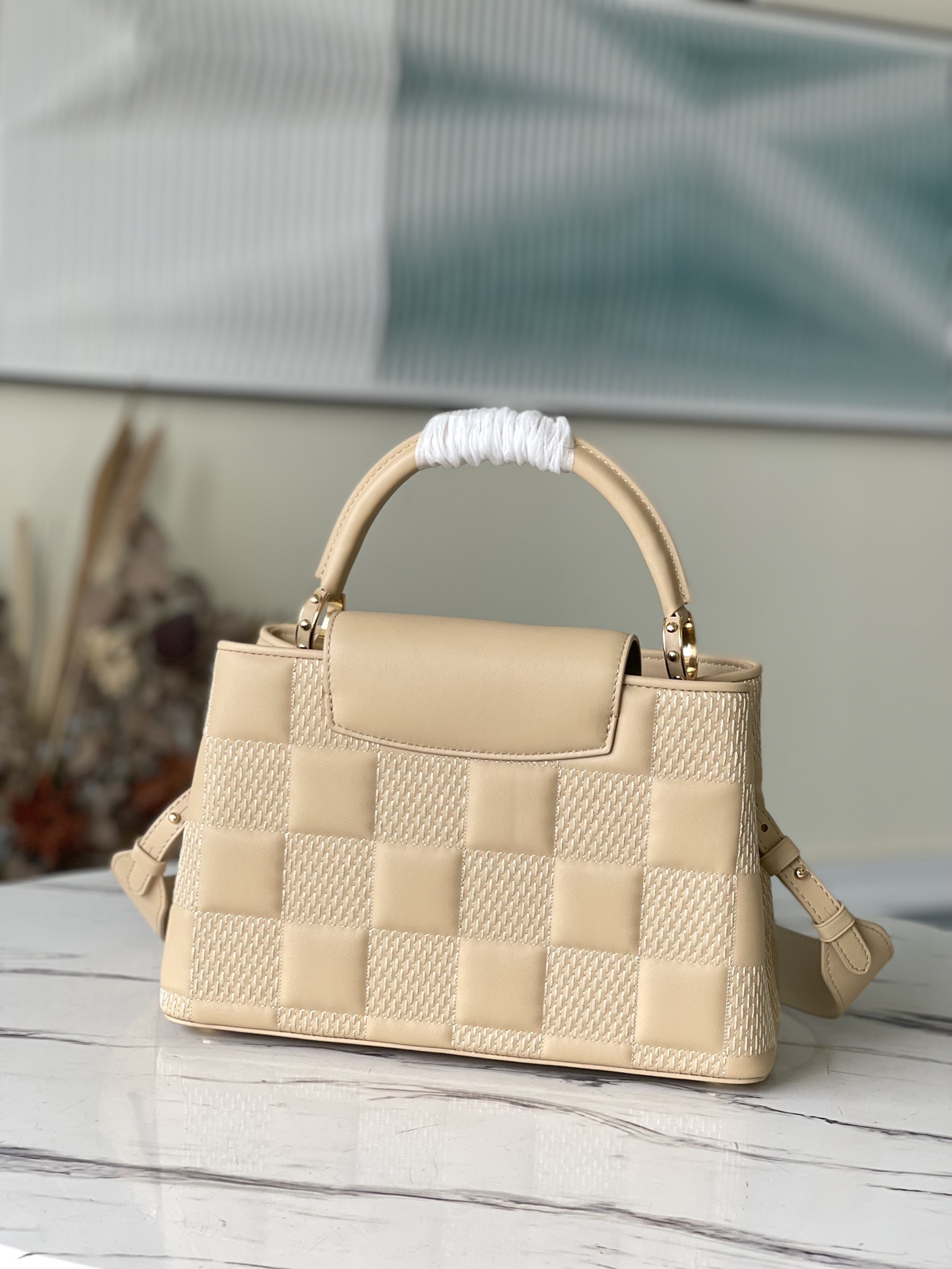 l0vis Vvtt0n capucines mm damier quilt lambskin creme 31.5 x 20 x 11 cm
