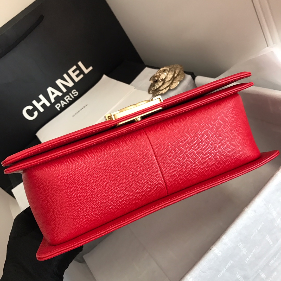 Ch**el medium boy bag chevron gold-tone metal grained leather red a67086 25cm