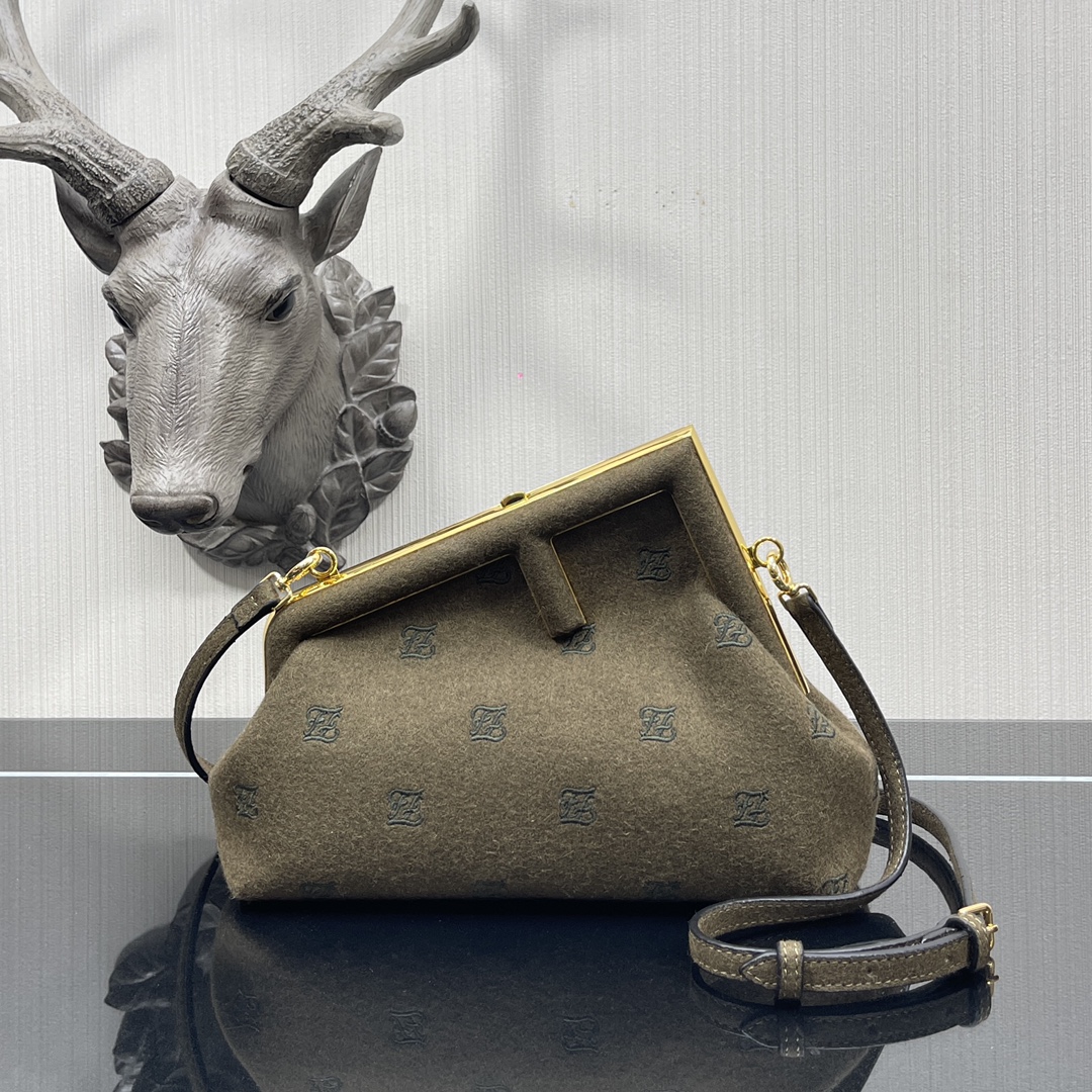 F**di small first flannel olive green 8bp129abve 26 x 9.5 x 18 cm