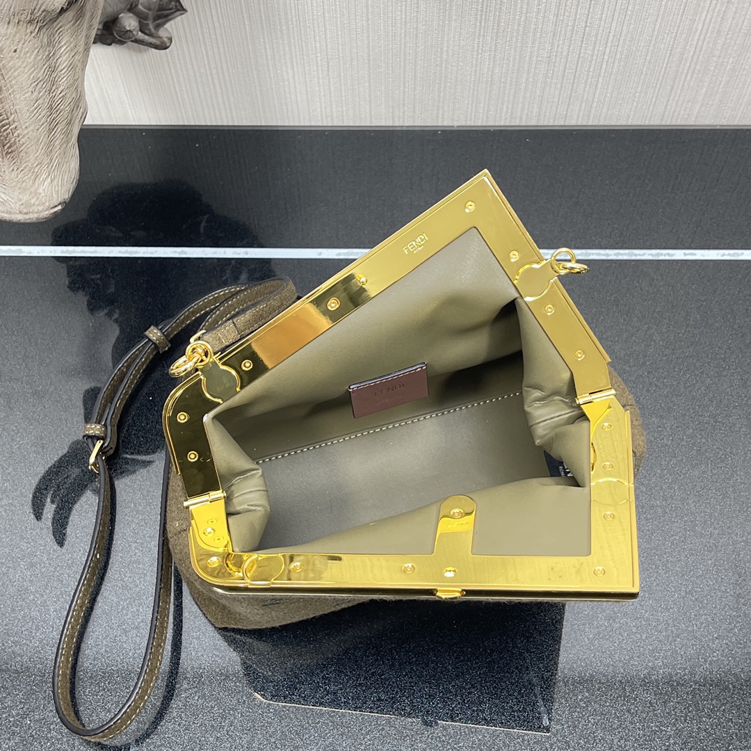 F**di small first flannel olive green 8bp129abve 26 x 9.5 x 18 cm