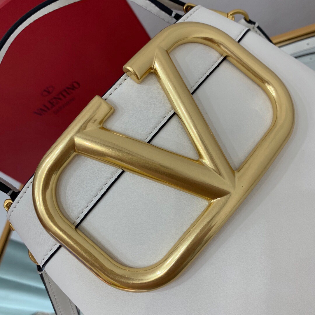 Va1e*ntin0 s*pervee leather handbag white ww2b0j74zxl 20 x 19 x 12 cm