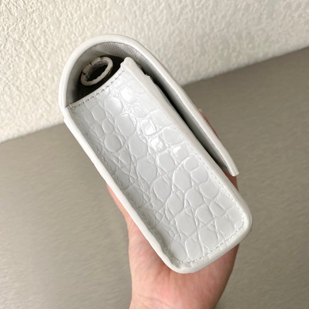 Ba1en*iaga hourglass wallet on chain crocodile leather white 6560501 19 x 12 x 5 cm