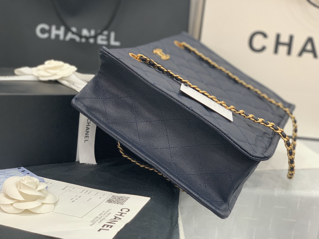 Ch**el large shopping bag grained leather navy as2360 23 x 35.5 x 9.5 cm