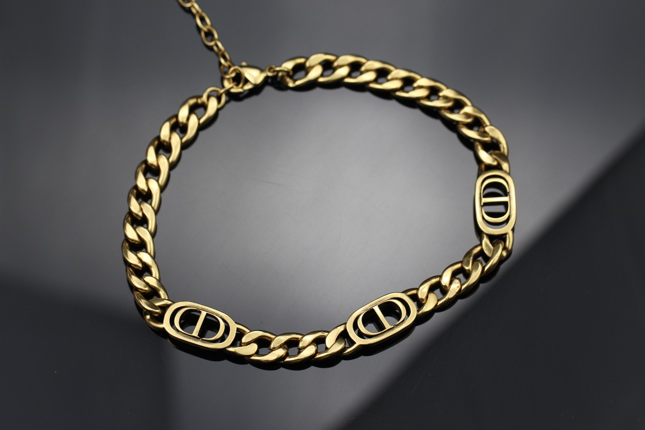 D10r necklace gold 01