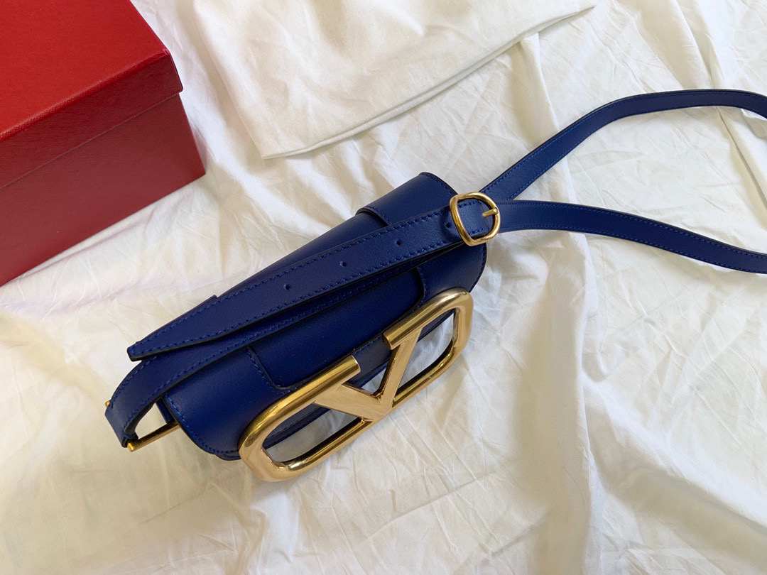 Va1e*ntin0 small s*pervee crossbody bag blue xw2b0g45zxl 18 x 7.5 x 12.5 cm