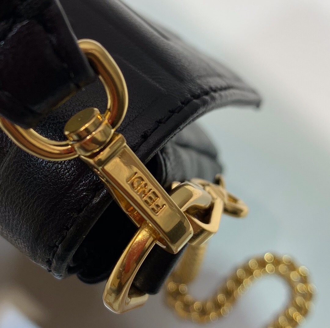 F**di small nappla leather black 8bs017 18 x 4 x 11 cm