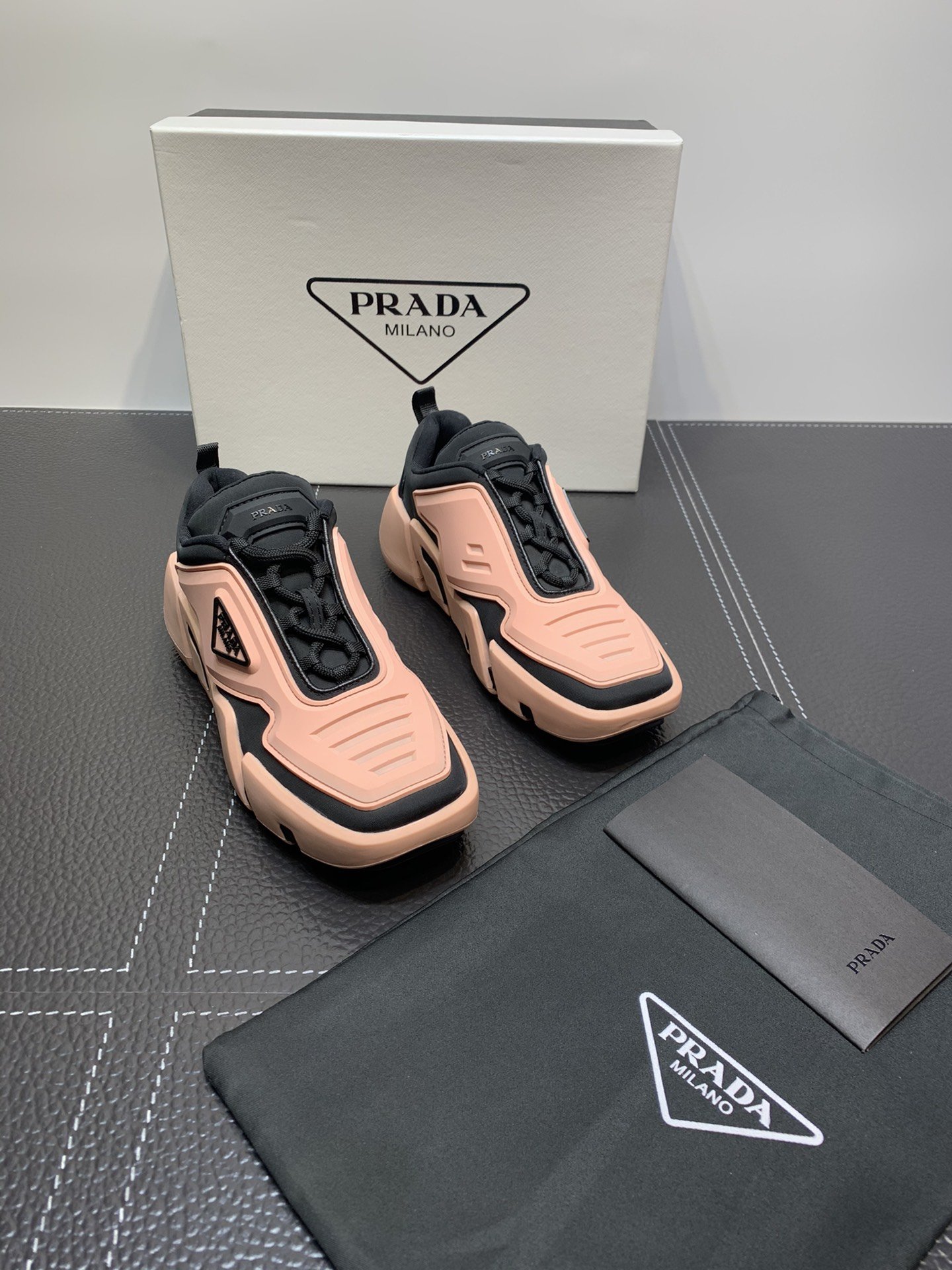 Pra*a techno strectch sneakers peach pink