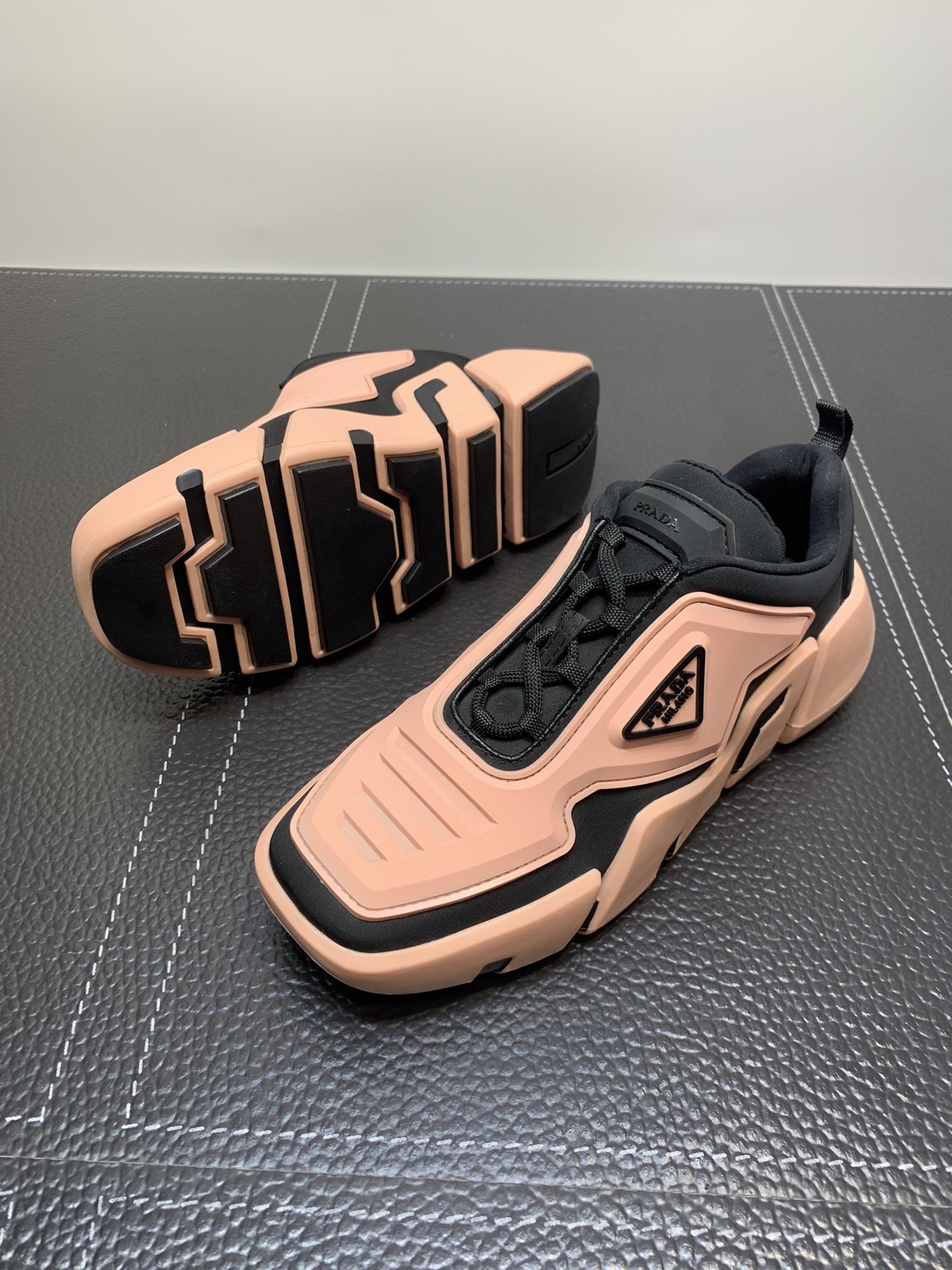 Pra*a techno strectch sneakers peach pink