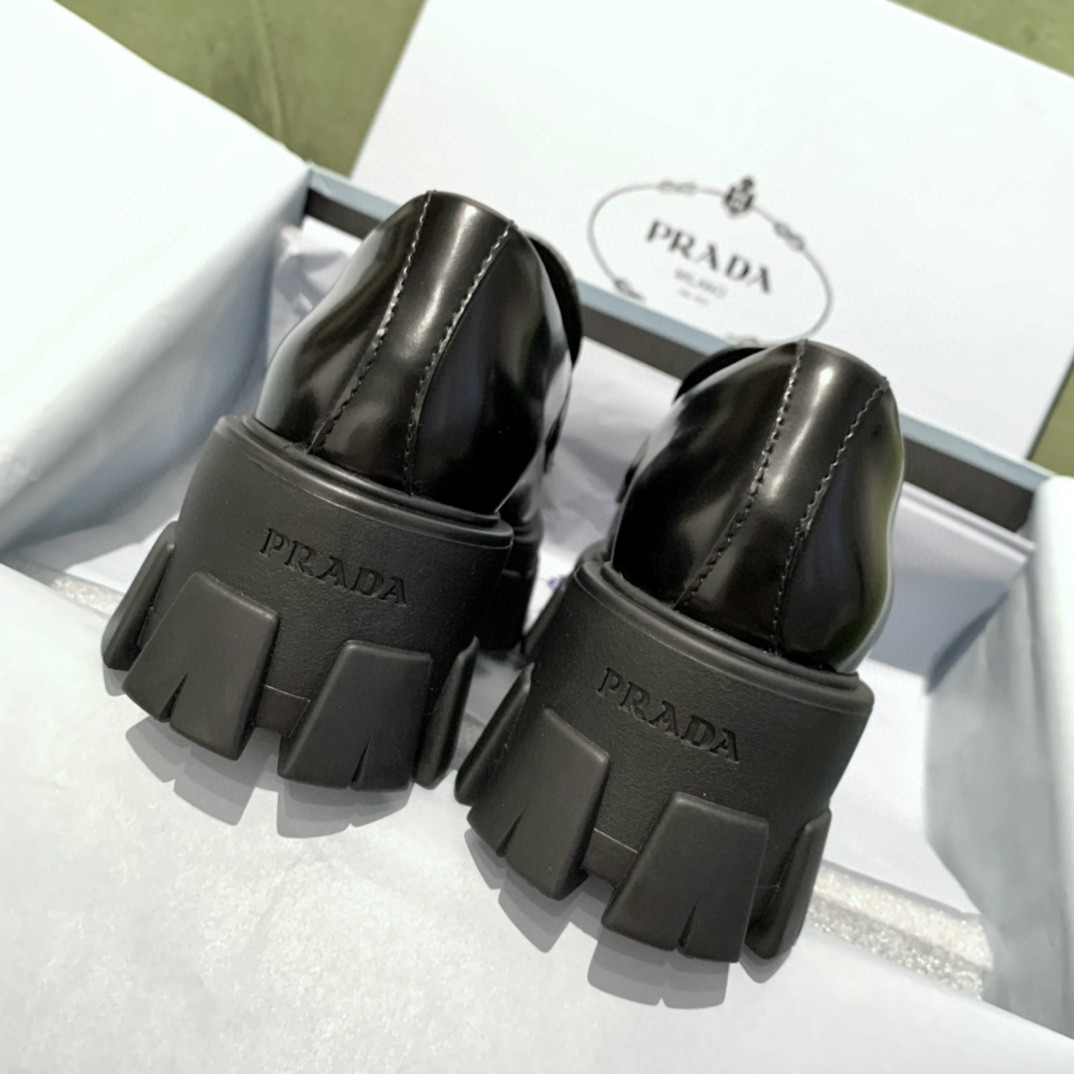 Pra*a monolith loafers leather black