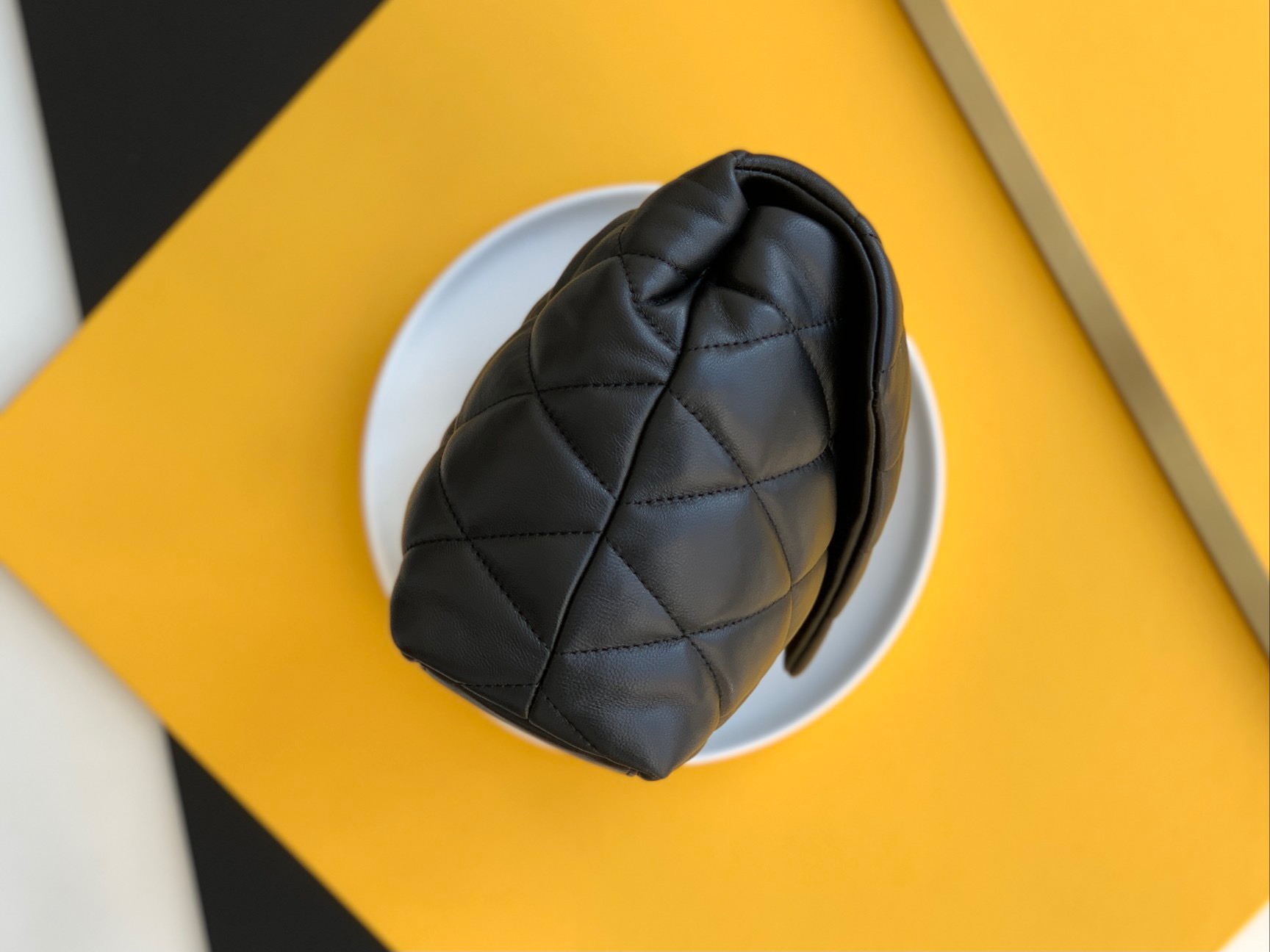 Y51 sade puffer envelope clutch leather black 6550041 38 x 19 x 11 cm