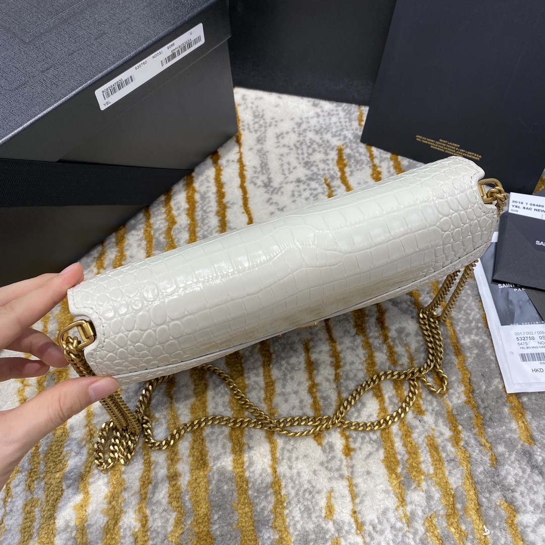 Y51 cassandra medium chain bag crocodile leather gold-tone metal white 532750 22 x 16.5 x 5.5 cm