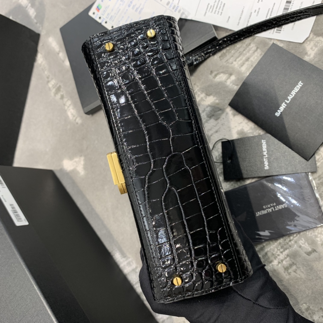 Y51 cassandra mini top handle bag crocodile leather black 623930 20 x 16 x 7.5 cm