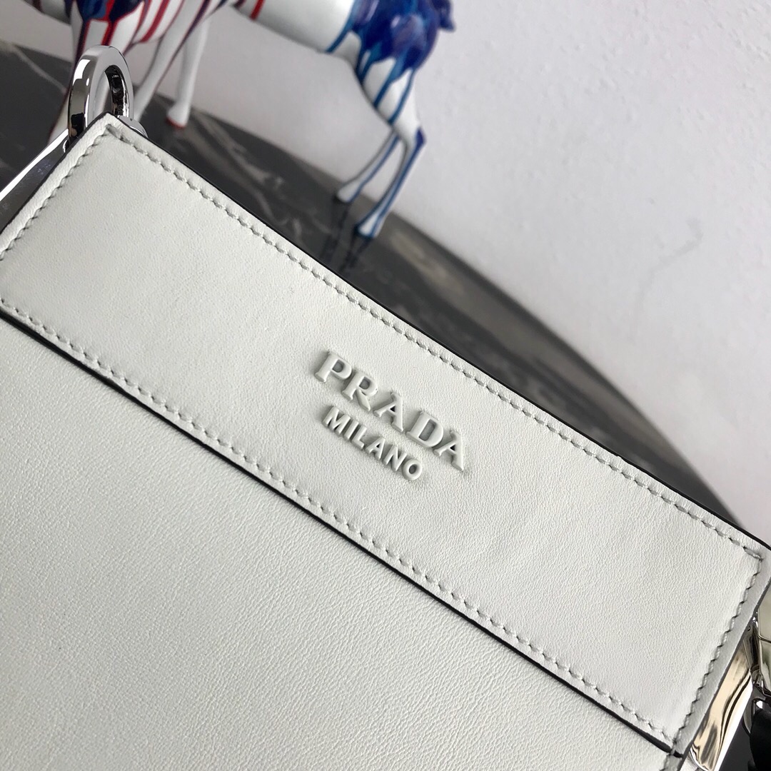 Pra*a small margit leather bag white 1bc082 20 x 7 x 20 cm
