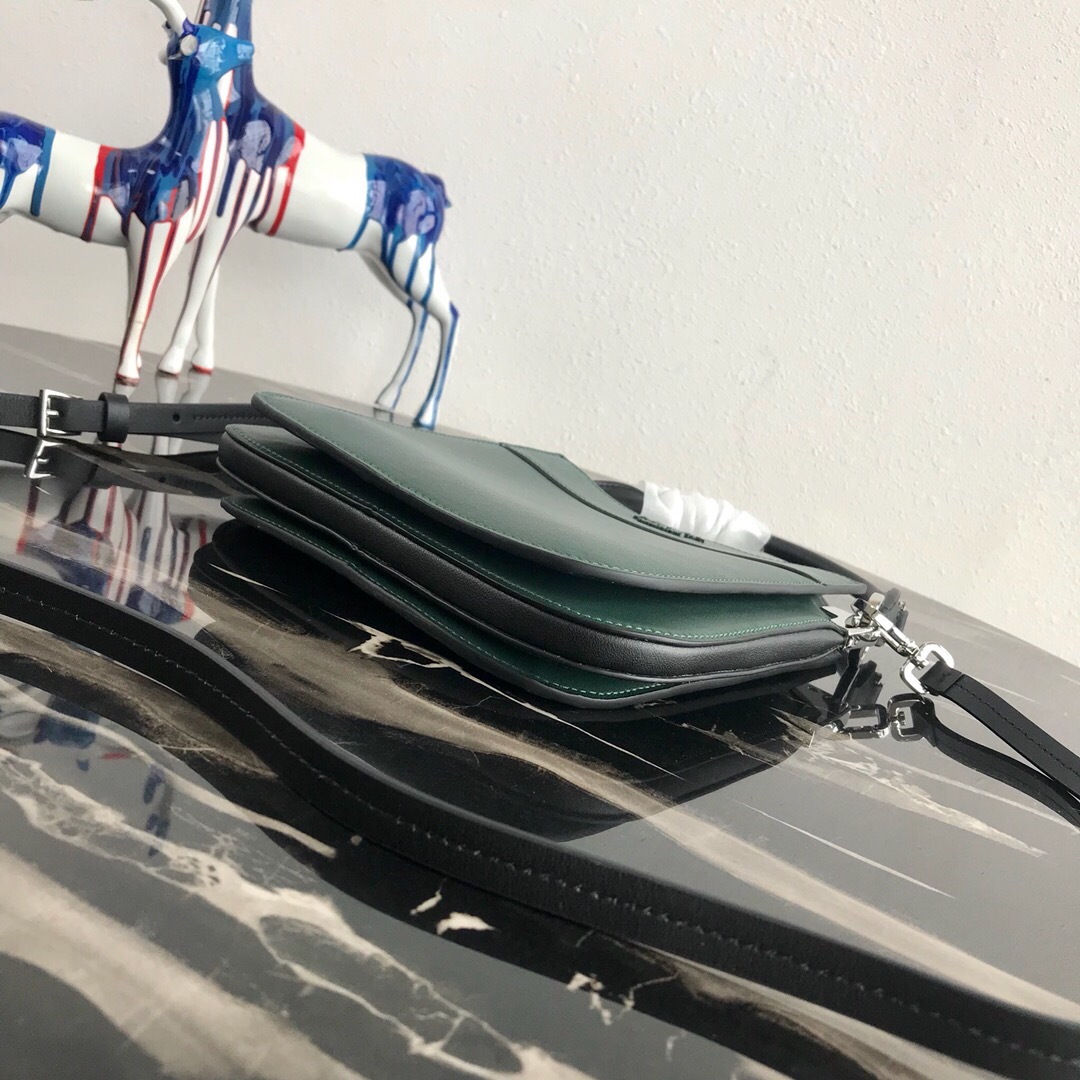 Pra*a small margit leather bag green 1bc082 20 x 7 x 20 cm