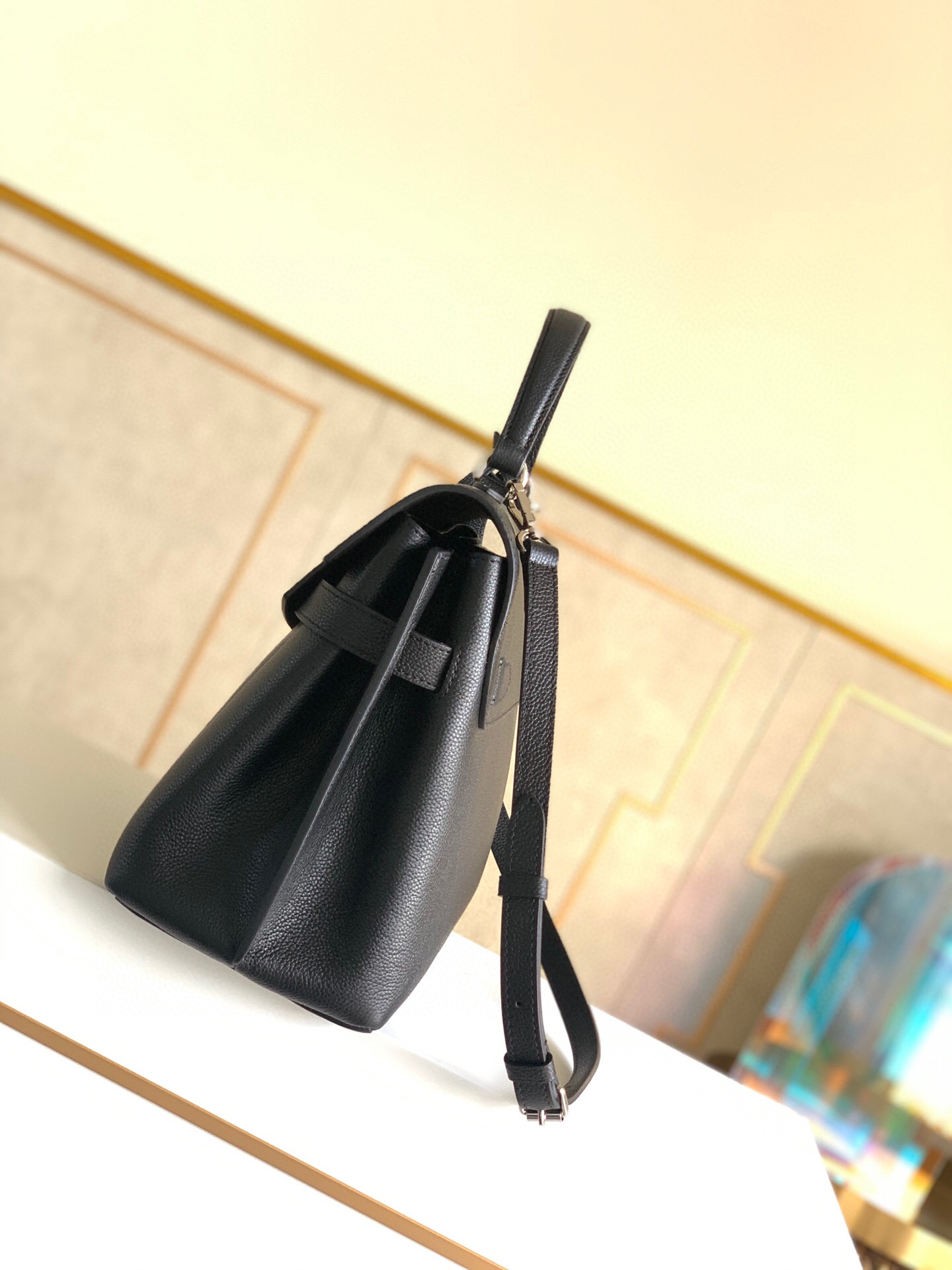 l0vis Vvtt0n lockme ever mm black m51395 33.5 × 21.5 × 14.5 cm