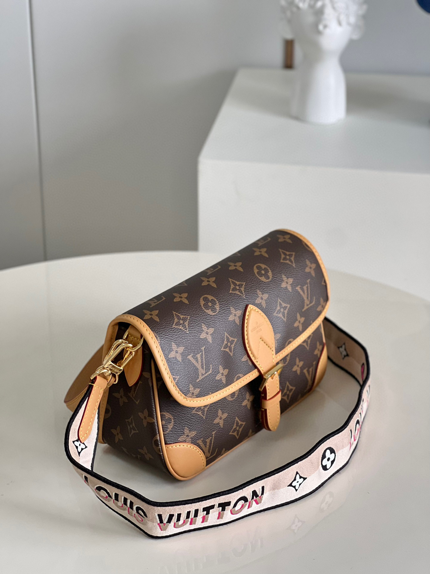 LV  medieval bag series Diane handbag 25cm