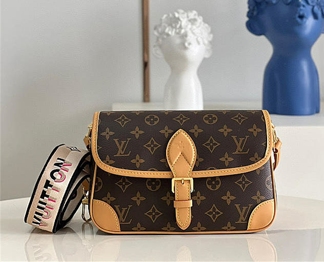 LV  medieval bag series Diane handbag 25cm