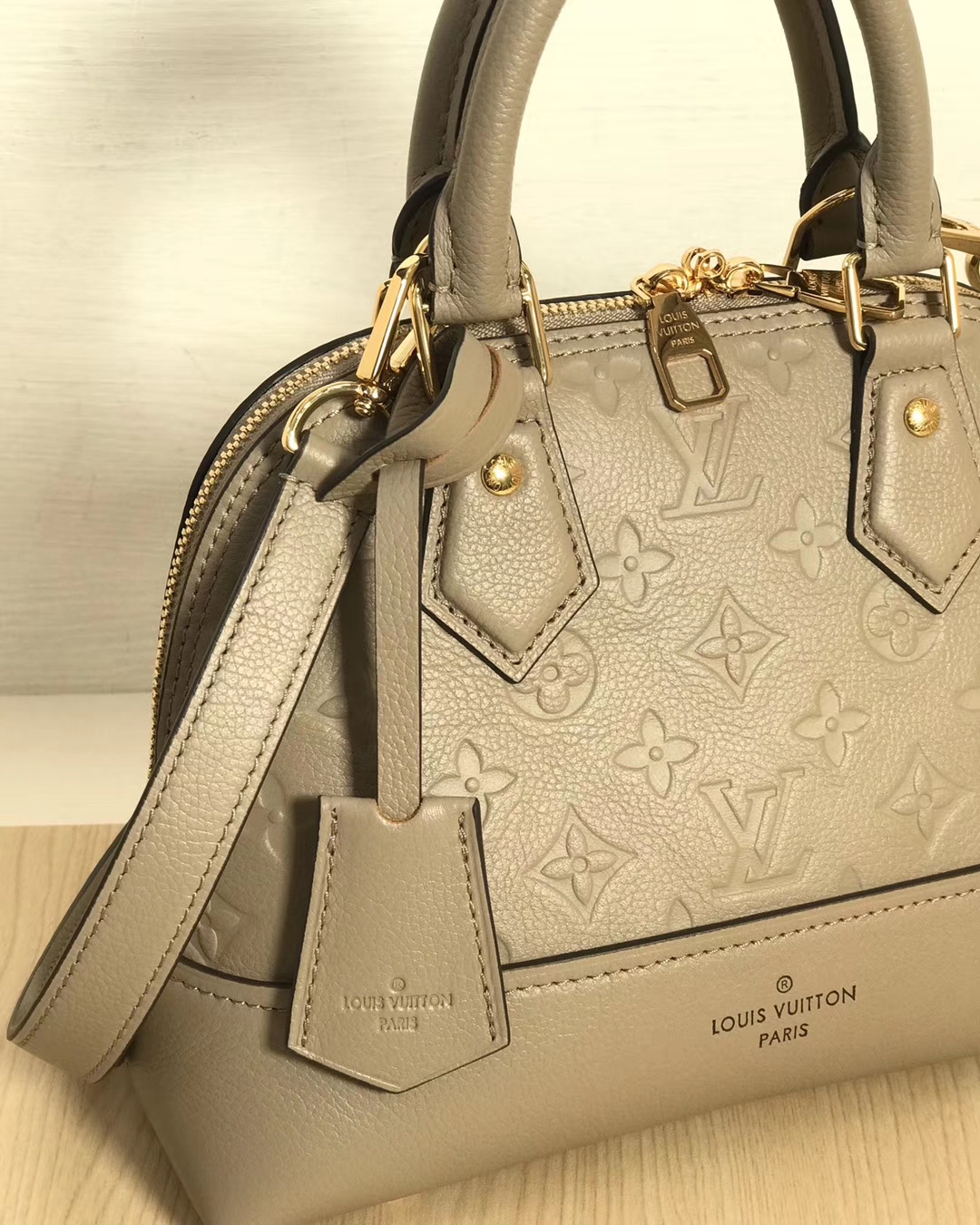 LV Neo Alma bag M44858 25cm