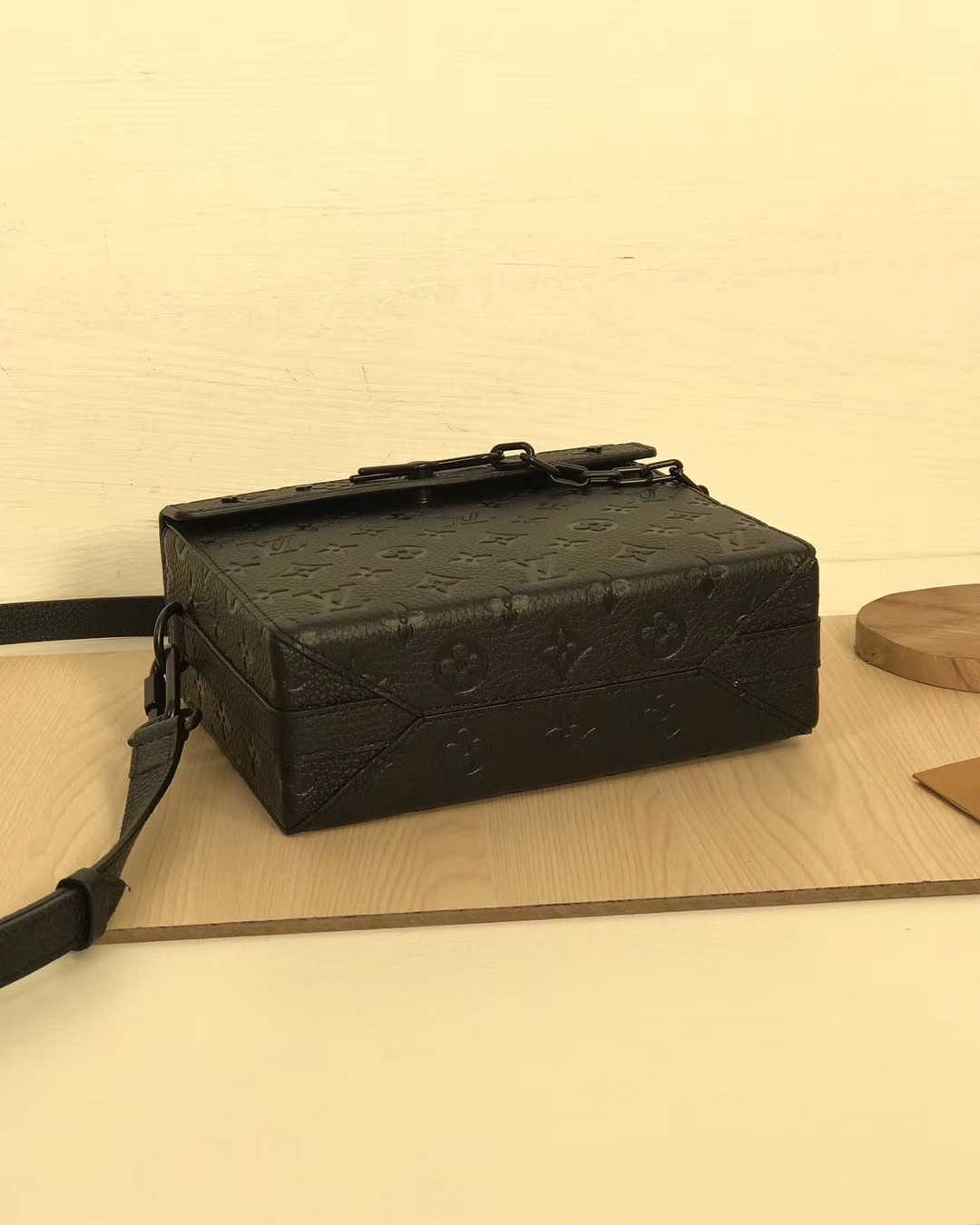 Mini soft trunk Handbag Black M61117 22CM