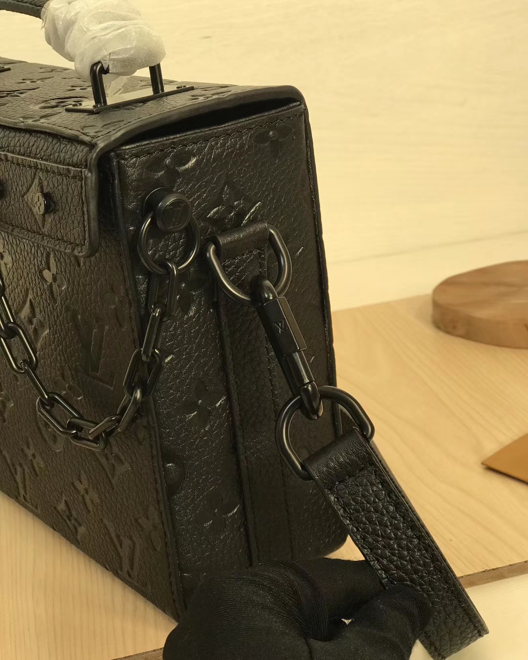 Mini soft trunk Handbag Black M61117 22CM