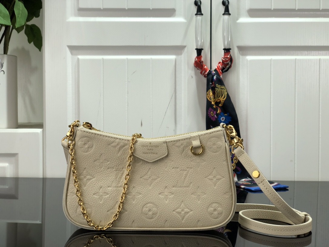 LV EASY POUCH ON STRAP M80345 19cm