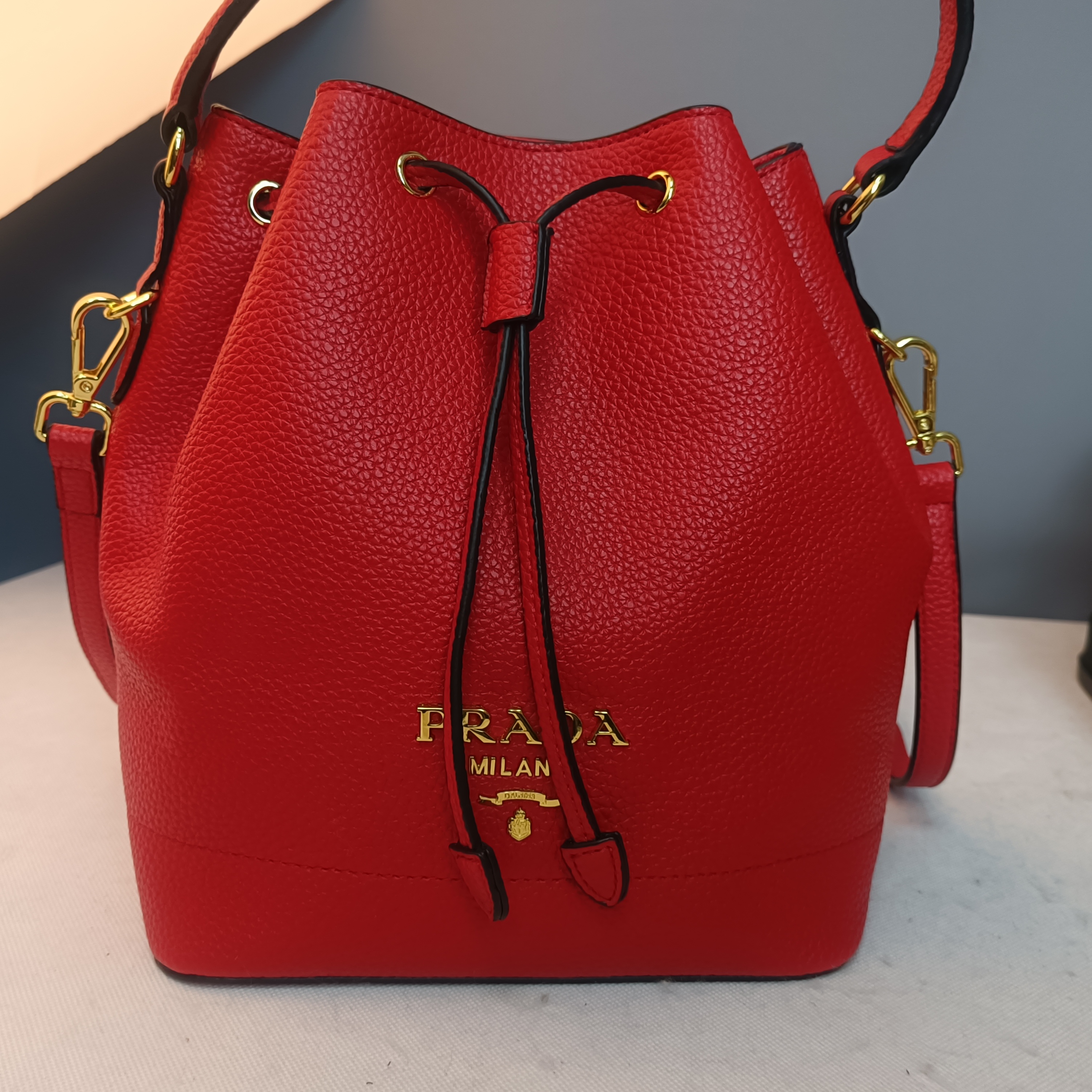 Pra*a red bag m 68534