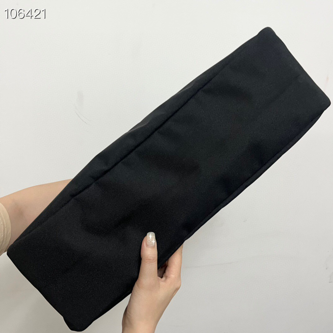 Pra*a triangle large triangle armpit bag 65cm 02