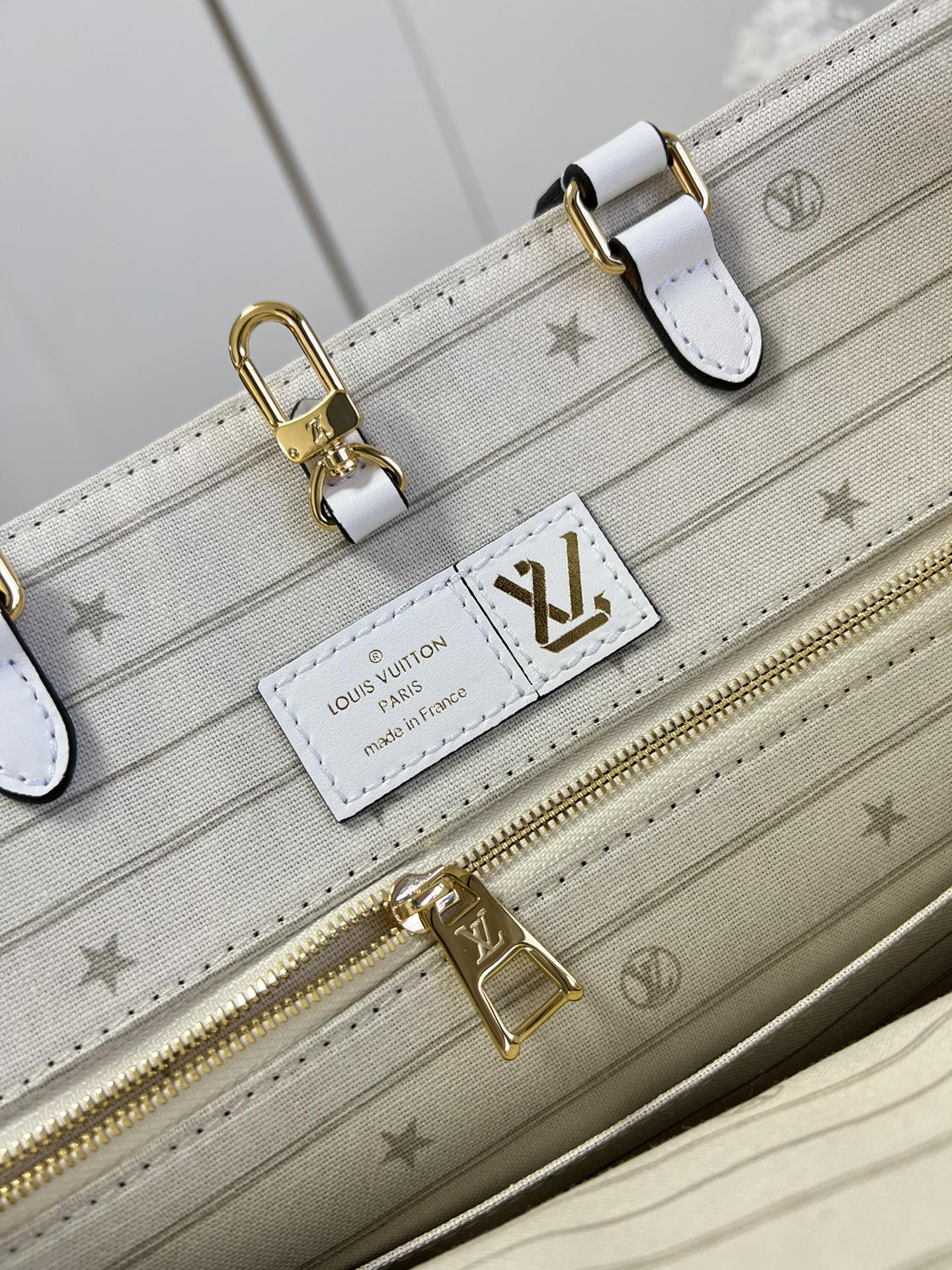 LV On the go yellow