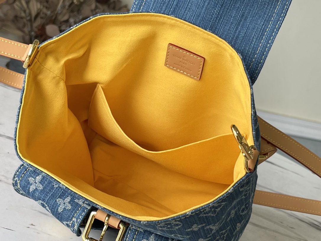 LV backbag M95057