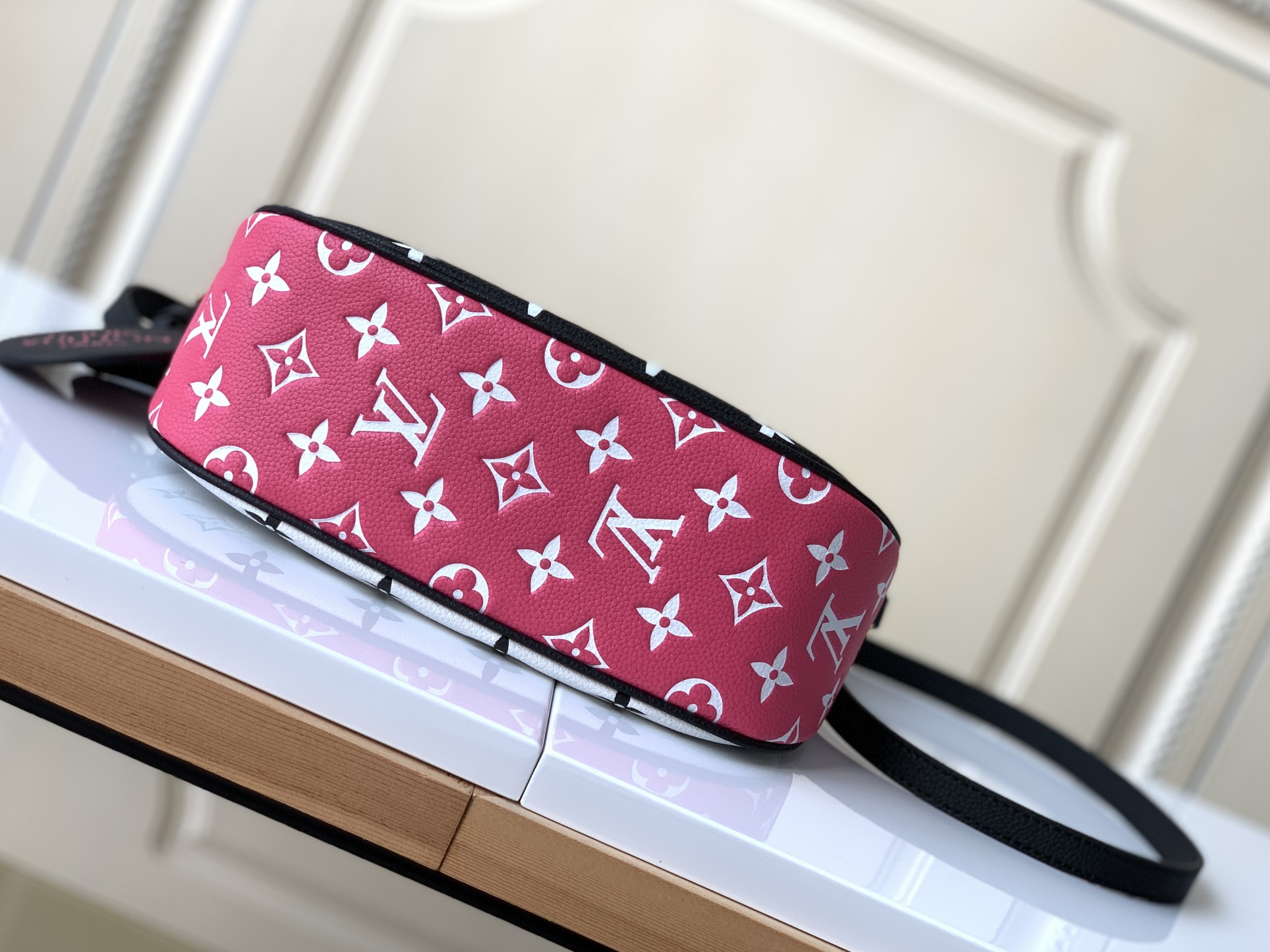 LV handbag M46002 22cm