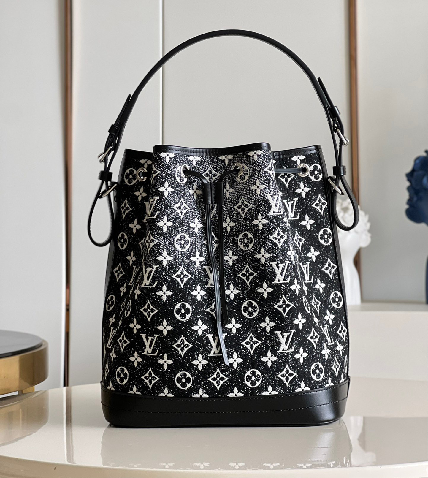 LV NÉONOÉ BB M59362 28cm