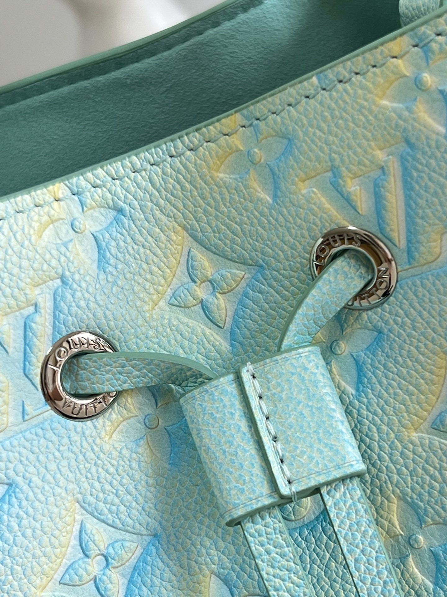 LV small NEONOE GREEN M46269 20cm