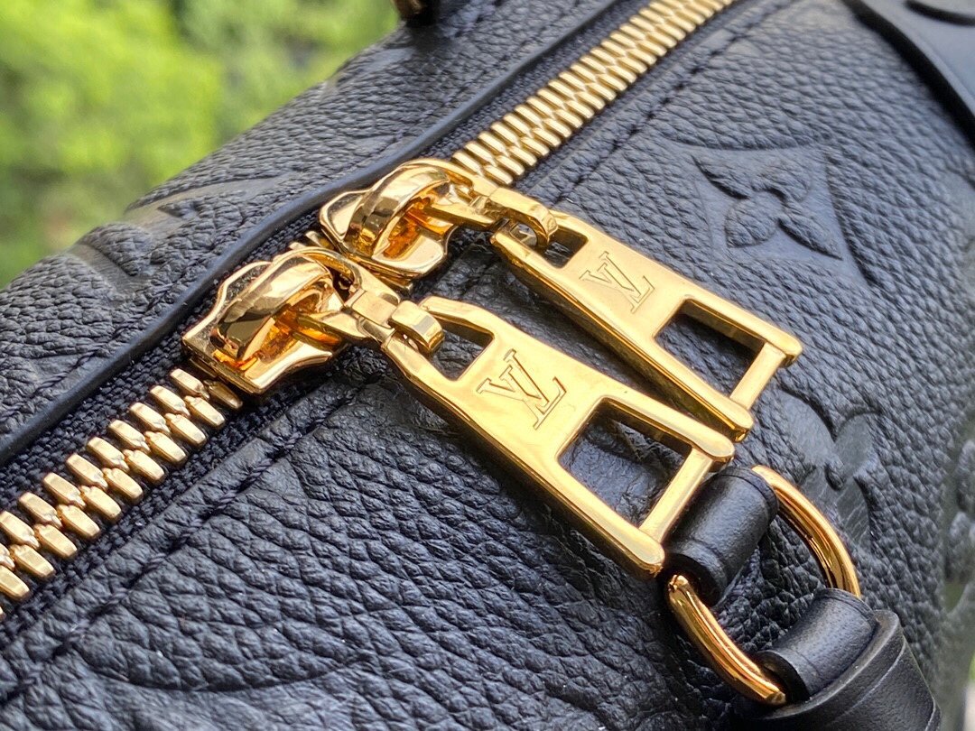 LV PETITE MALLE SOUPLE black M45394 20cm