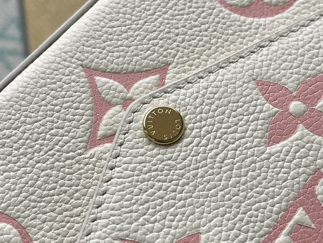 LV POCHETTE FELICIE White M61276 - 21 x 12 x 3 cm