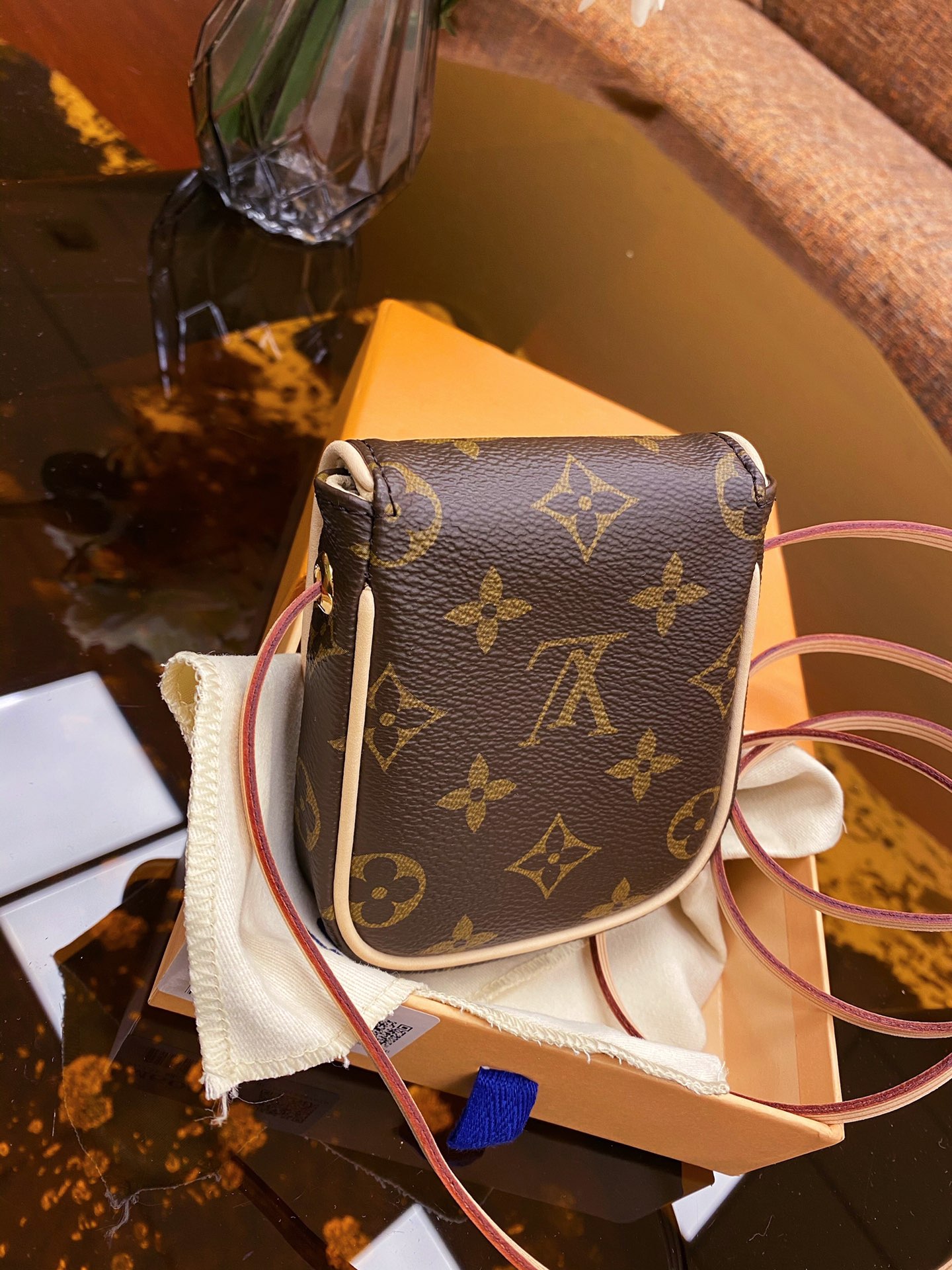 LV Pochette Cancun M60018 - 11x9.5x3CM