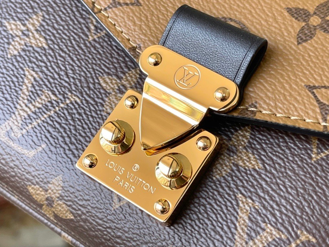 LV Pochette Métis East West M46279 - 21.5cm x 13.5cm x 6 cm