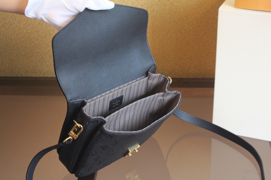 lV Pochette Métis Monogram Empreinte Leather Black M41487 - 25x19x7cm
