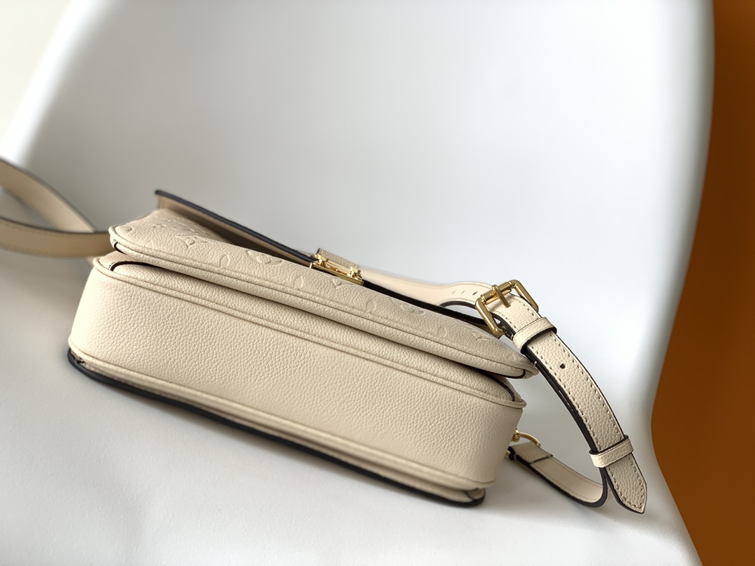 lV Pochette Métis Monogram Empreinte Leather Crème Beige M41487 - 25x19x7cm
