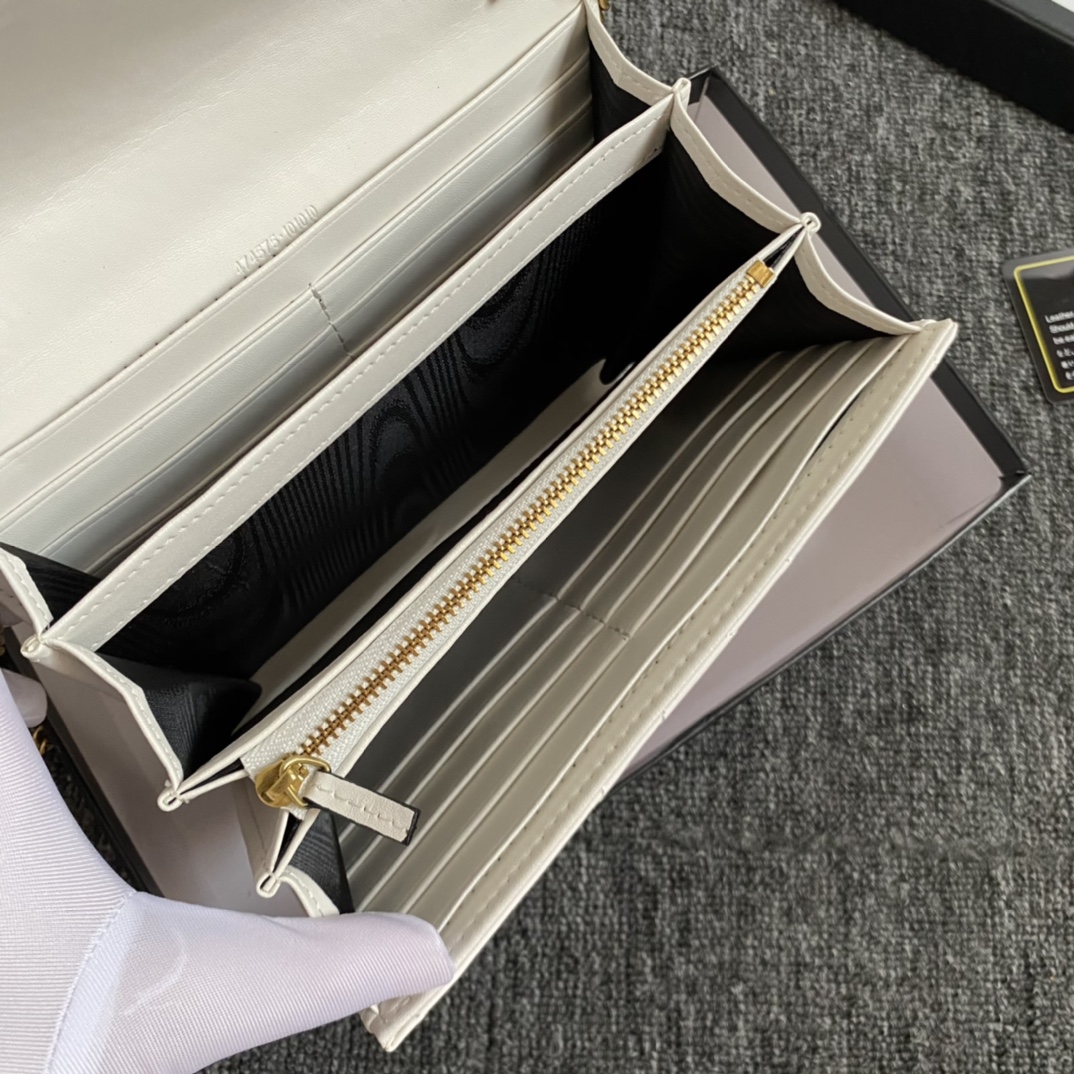 GG Marmont matelassé mini bag White 474575 – 20cm x 13cm x 6cm