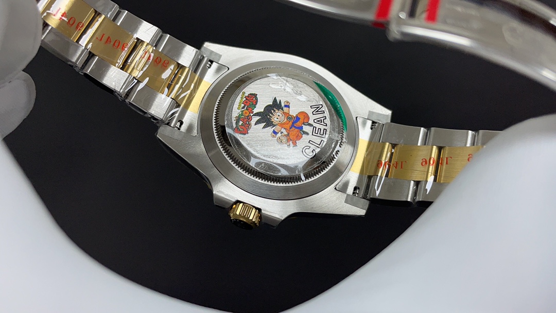 R01ex oyster perpetual submariner 40mm golden and blue