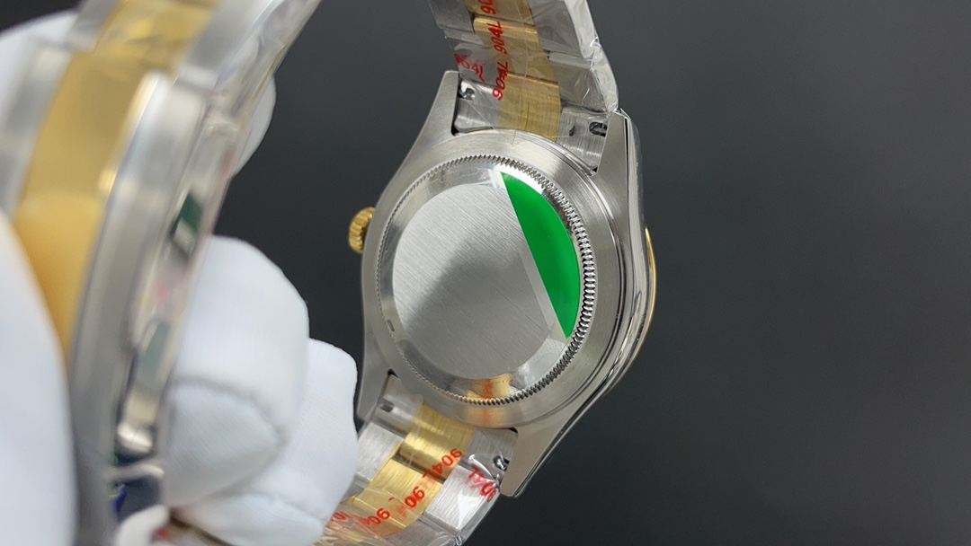 R01ex sky-dweller golden and black 9001