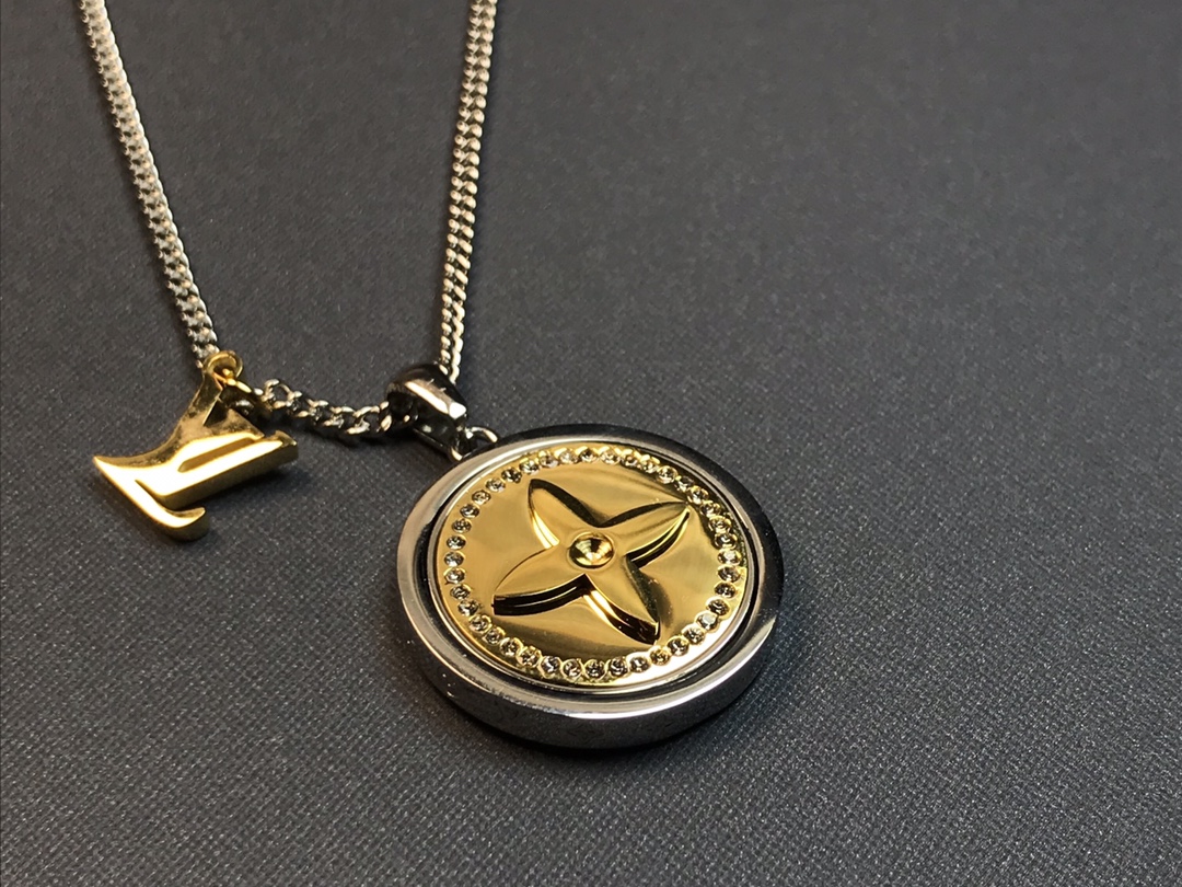lv l0vis Vvtt0n necklace  002