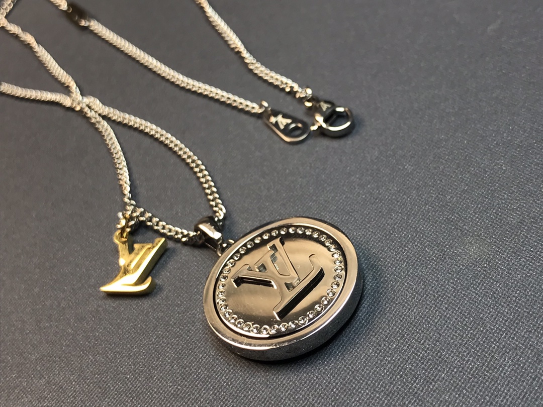 lv l0vis Vvtt0n necklace 002