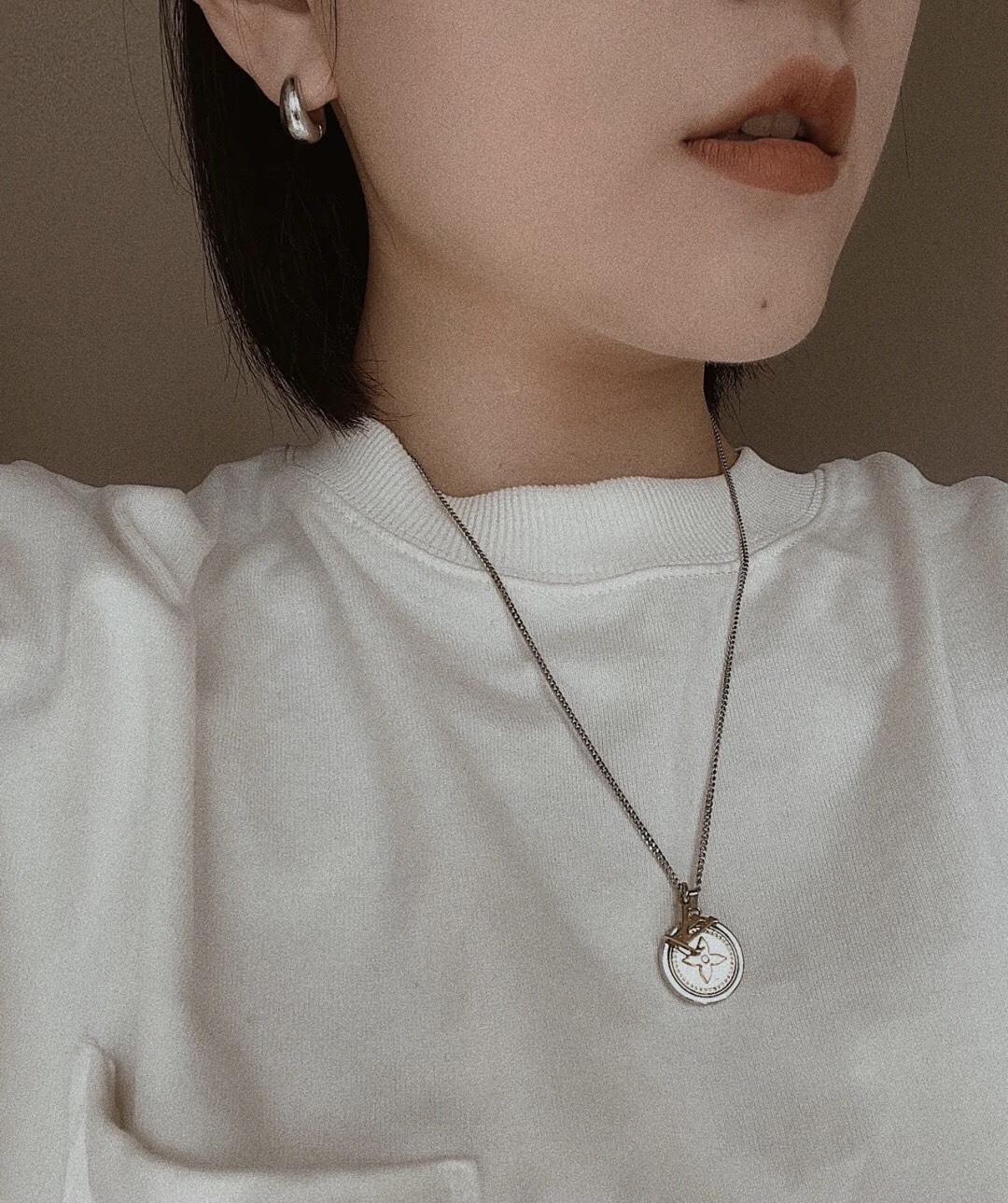 lv l0vis Vvtt0n necklace 002