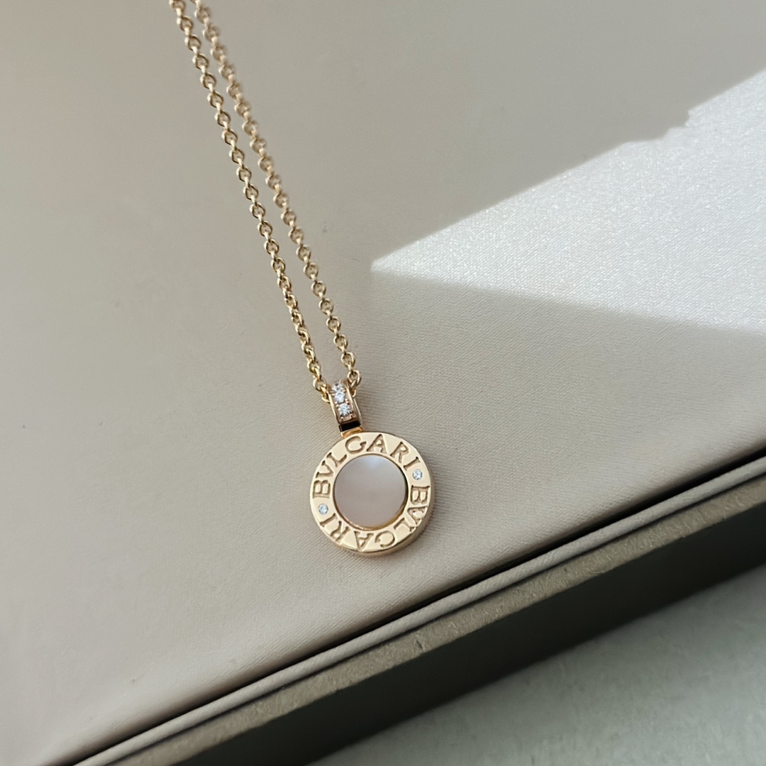 Bv1g*ai black and white necklace 001