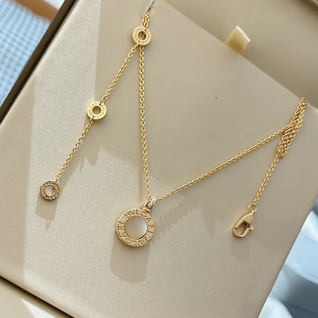 Bv1g*ai black and white necklace 001